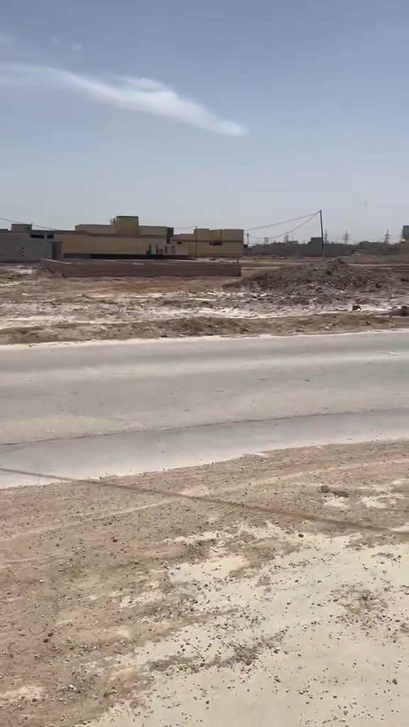 قطعة طابو صرف للبيع الكرادي
المساحة 200م بصف الركن ع شارع 20الصب الرئيسي
موقع مميز ماء وكهرباء كافة الخدمات موجودة 
ه‍:***********
ه‍:***********
