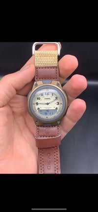 كاسيو • سوار جلد بني • مقاوم للماء