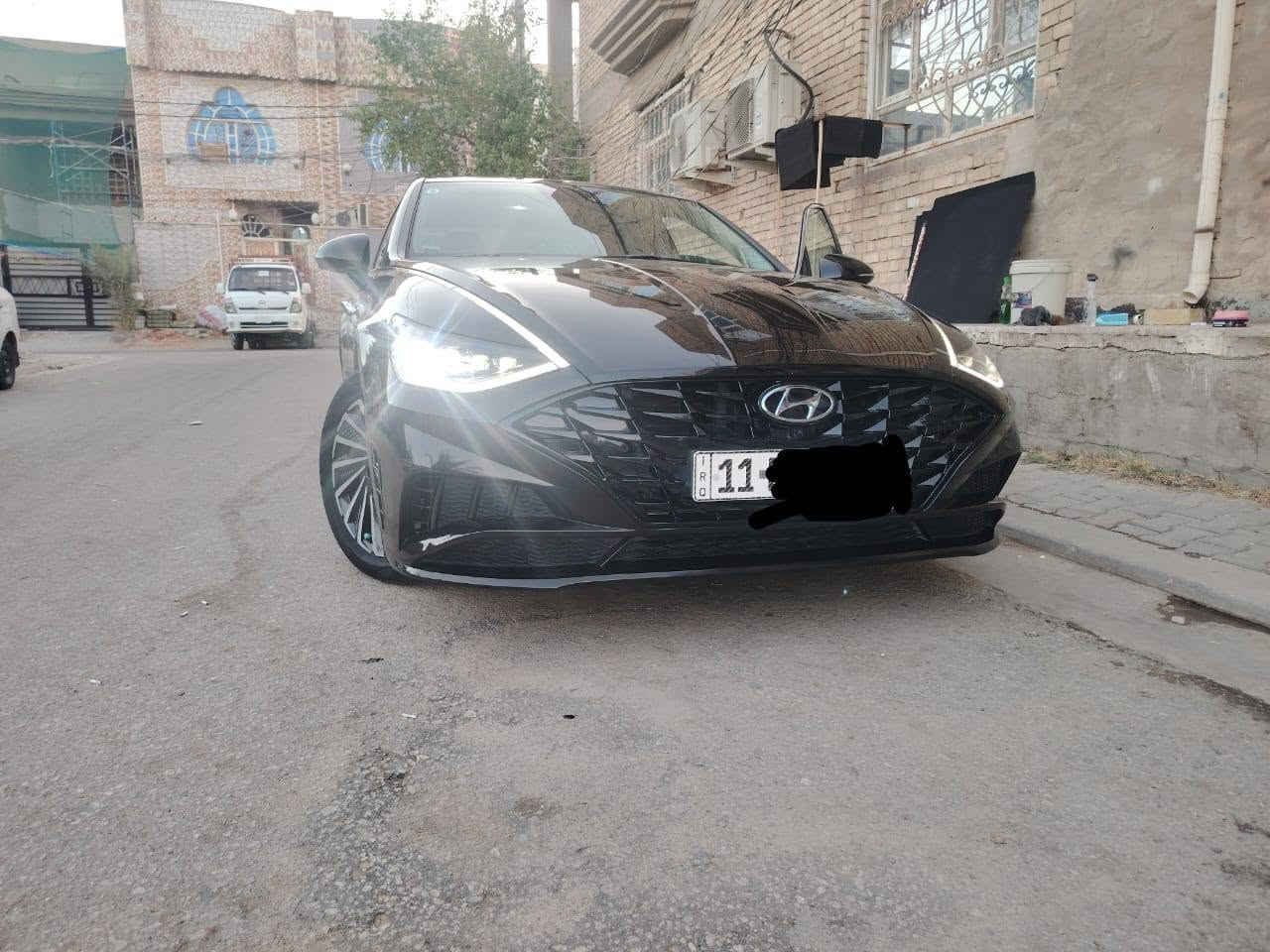 السلام عليكم سوناتا موديل ٢٢ رقم بغداد مكينه الفين السياره هايبرد فول عده الفتحه تحكمات ستيرن مثبت سرعه رادارات جانبيه وامامي تدفئه تبريد كشنات كشنات كهرباء قماره طاقة شمسية داتا شو حساسات خلفيه اماميه ويل ١٧ تخم تاير جديد السياره جاهزه حادثه الجاملغ الخلفي الايسر وبنيد بي صبغ السياره بسمي مكانه نجف حي السلام للاستفسار الاتصال على الرقم التالي *********** السعر ١٧٣ وبيه مجال
