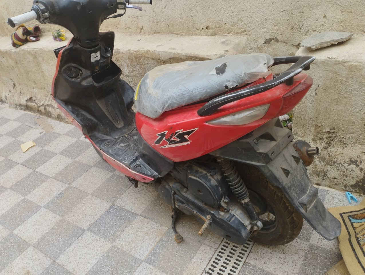 السلام عليكم ماكس مضلع شغاله مكينتها مفتوحه ناعمه معدل ترايك وين مايعجبك لايت شغال بك لايت هورن تشتغل هندر  كوم حديد سكراب سعرها ب ( ٢٠٠ ) قفل
***********
