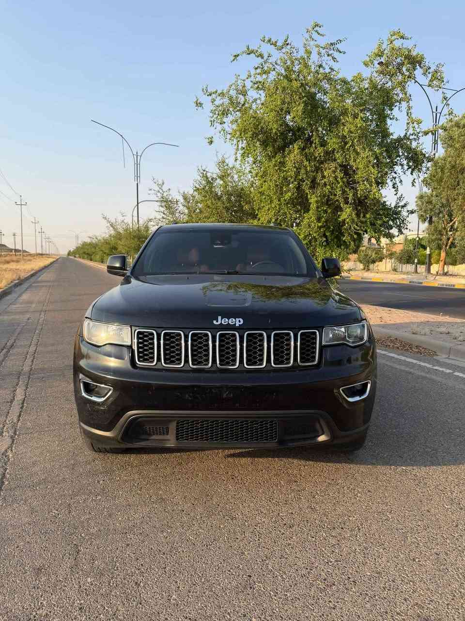 *جيب  (لاريدو)
*jeep Grand Cherokee*
*Laredoo limited*
*موديل 2021آخر إصدار.
*ماشي65الف 
*اكلين اكلين اي عيب مابيه
*ايرباك كله مرجع مال شركة.
*فئة المواصفات لمتد فقط بدون بانوراما و رادار امامي..
*ابواب بصمة.
*صندوق كهرباء.

*تحكمات كامل استيرن.
*استيرن هيتر.
*كشنات جلد و كهرباء وتدفئة.
*تبريد مركزي.
*لايتات LED و زنون.
.LED بك لايت *
*كاميرة خلفي.
* حساس خلفي.
*عليها وياله 20 انج تو سايز بلادي.
(السيارة رقم أربيل تحويل بشرط محرك كير شرط مامفتوح
كلشي بشرط صدر امامي خلفي اكسل كله عل بلادي ما وكربون بنزين بيه
ماملعوب بي ولا برغي)
*السعر السياره( ٢٥٨ )ورقة بها مجال بسيط.
*مكان السيارة كركوك.
*********** كركوك, العراق
