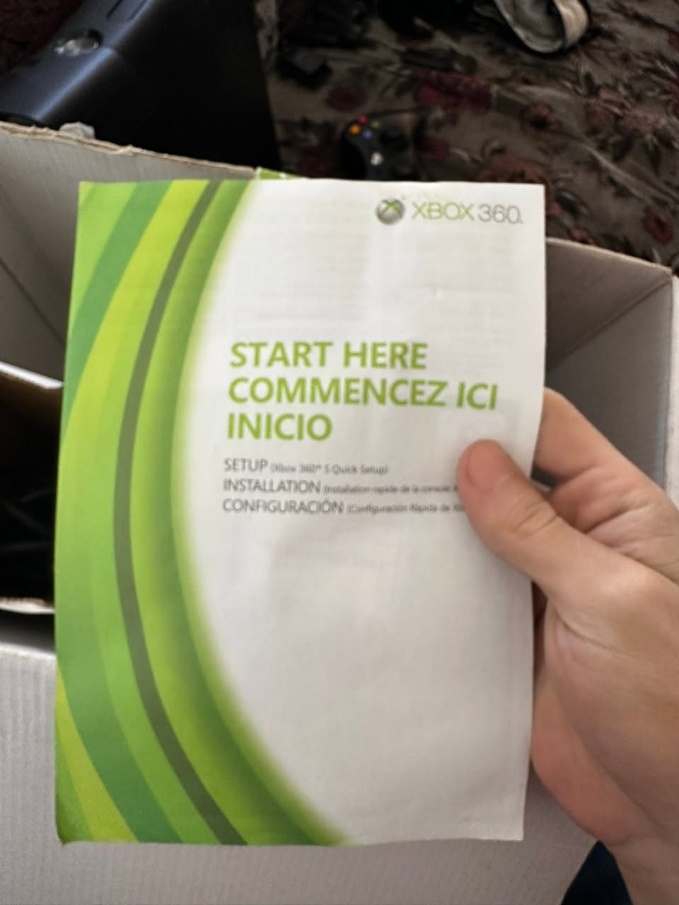 Xbox360للبيع
السلام عليكم قطه نادره جهاز شوفت عينك الباب الاول مو مجدد ملحقاته العراق كله ماعنده هيج قطعه نادره 
محوله اصلي 
ويدات ثنين اصلي
 هارد يحتوي على اكثر ٩٩لعبه 
الجهاز هوه وتوصيله يوصل يمك لباب بيتك شرط الفحص كدام المندوب 
١٥٥الف مابي مجال 
ويتوفر عدنا اجهزه بسعر ارخص 
للتواصل ***********
