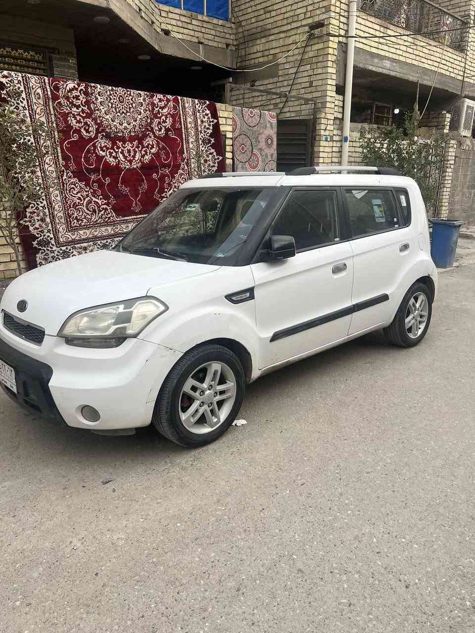 سلام عليكم للبيع كيا صول موديل 2009 خليجي بدون حادث فتحة بالقمارة مكينة 1600 رقم بغداد 
***********
