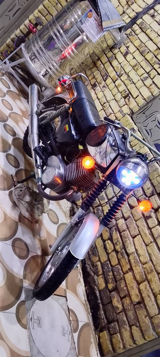 السلام عليكم مرخصت صاحب الكروب ماطور MZ 81 للبيع 650 امكاني نجف كوفه عباسيه *********** خاص مفتوح مراسله
