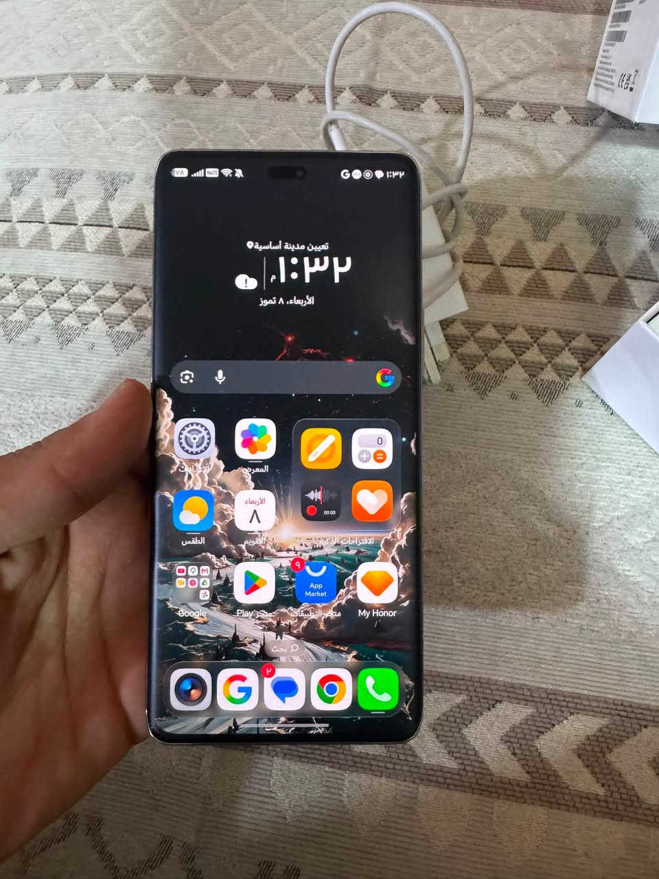 سلام عليكم هونر X9C ذاكره ٢٥٦ بطاريه ٦٦٠٠ الجهاز مستخدم فقط ١٥ يوم الجهاز كارتونته ضاعت ف اني عدي مال بي راح اطي ويا الي ياخذه الجهاز مكفول وما بي اي عيب  الجهاز ويا شاحنته الصليه ولاصق  اصلي وكفر جلد هم مرتب  الجهاز للبيع أو مراوس سعر ٣٥٠ وبي مجال قليل عنوني كربلاء حسينيه جريه رقم ***********
