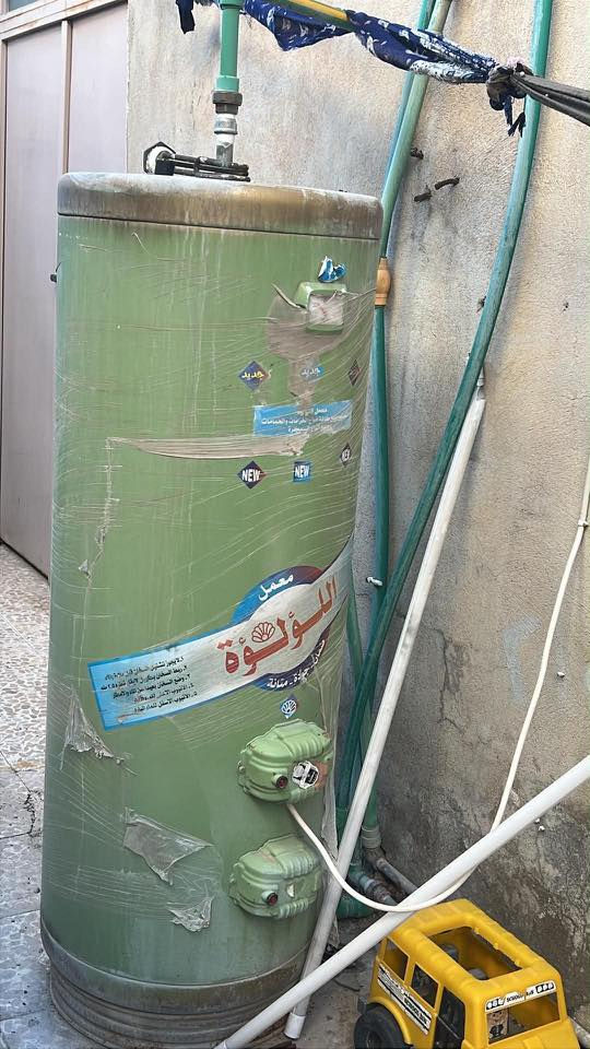 قنصور بابين  للبيع 
—————-
كيزر اخو الجديد استعمال شهر فقط معمل اللولوة 
كامل مع الهيتر  
تواصل واتساب ***********
عنوان الايمن حي الشفاء
