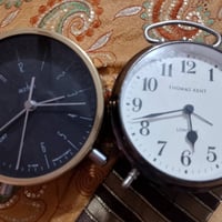 ساعات قديمة • جرس • اضاءة