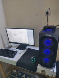 للبيع كامله ماوس وكيبورد وشاشه 60 هرتز وسماعات كيمنك لبي سي كيمنك تشغل...