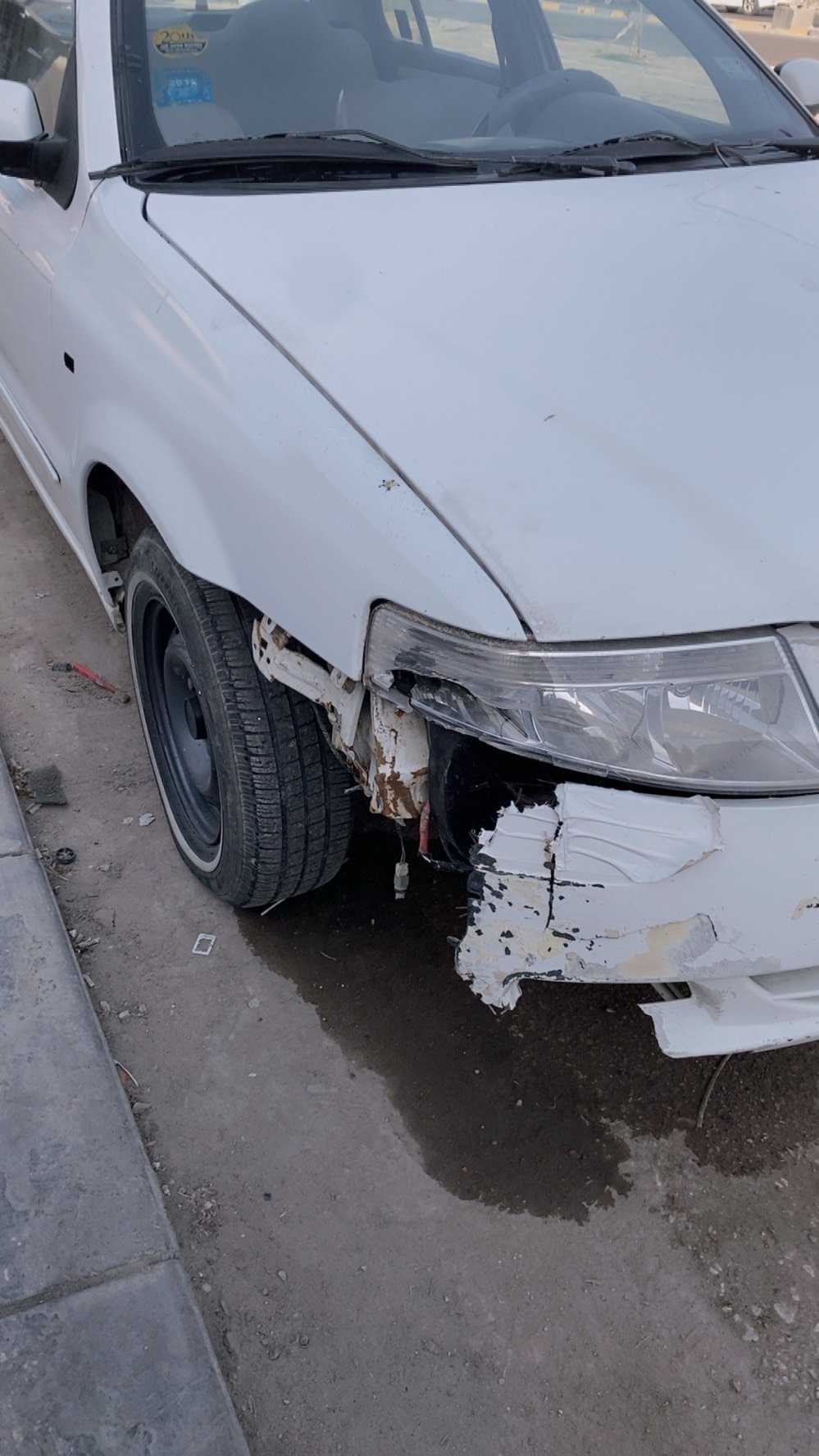 السلام عليكم 
سمند سورن 2012 
السيارة حلوه نضيفه عوزها ترتيب حادثه تبديل قطعه  موضح بالصوره 
44$ وبيها مجال 
***********