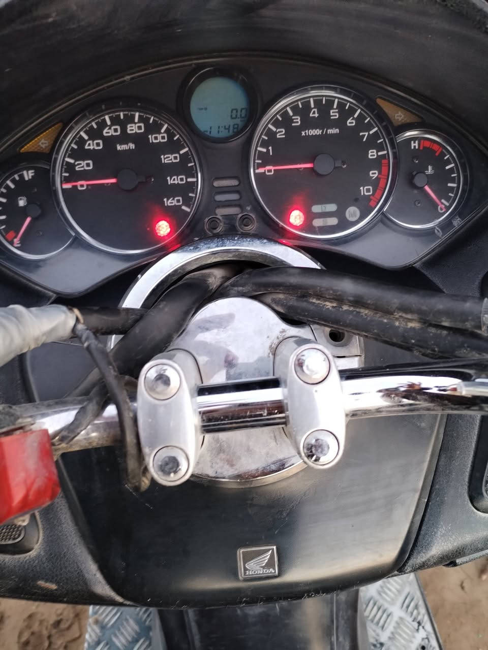 للبيع فورزه 08 جاهزه مكينه نضيفه بدون صرف وبخار كفرات نضيفه السعر(650) وبيه مجال
***********
