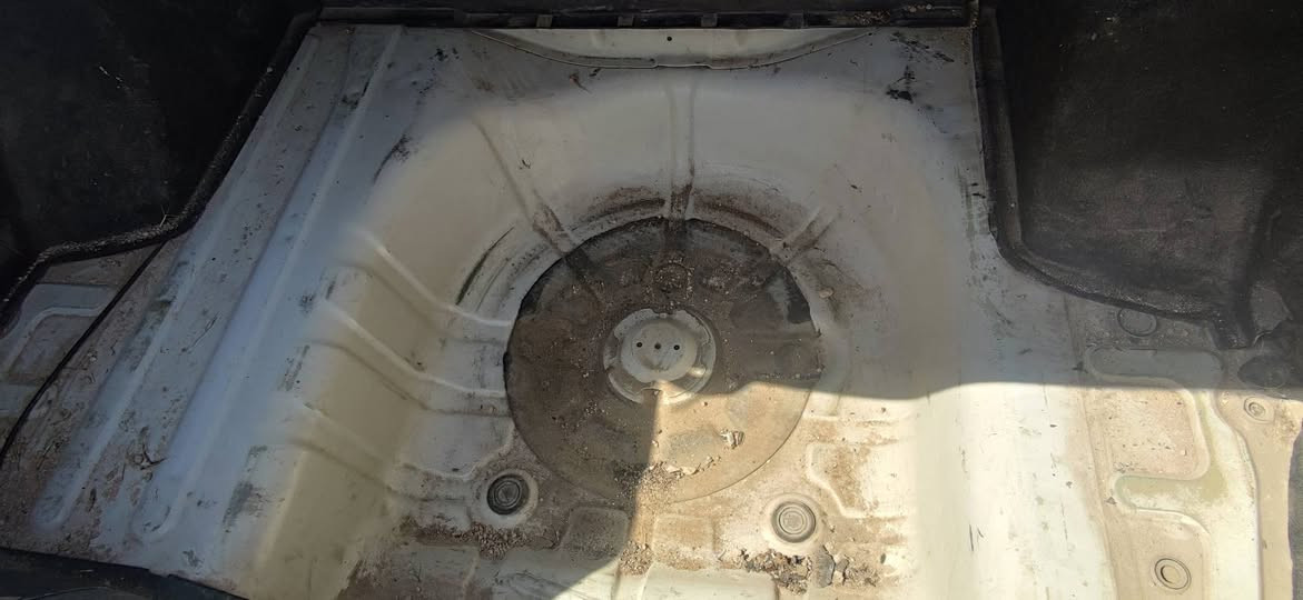 السلام عليكم 
للبيع افيو خليجي 
مديل 2011
كفاله عامه
رقم بصره 
محرك 1600
سياره جديده وجاهزه
تبريد حداديه تخم تاير 
شاشه كاميرا حساسات
شراي يخابر ع رقم
***********
