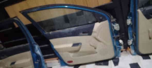 السلام عليكم ذولي بوب وصندوك  مال اڤيو نظيفات جدا بس مصبوغات للبيع العنوان الفلوجه للاتصال على الرقم ***********
