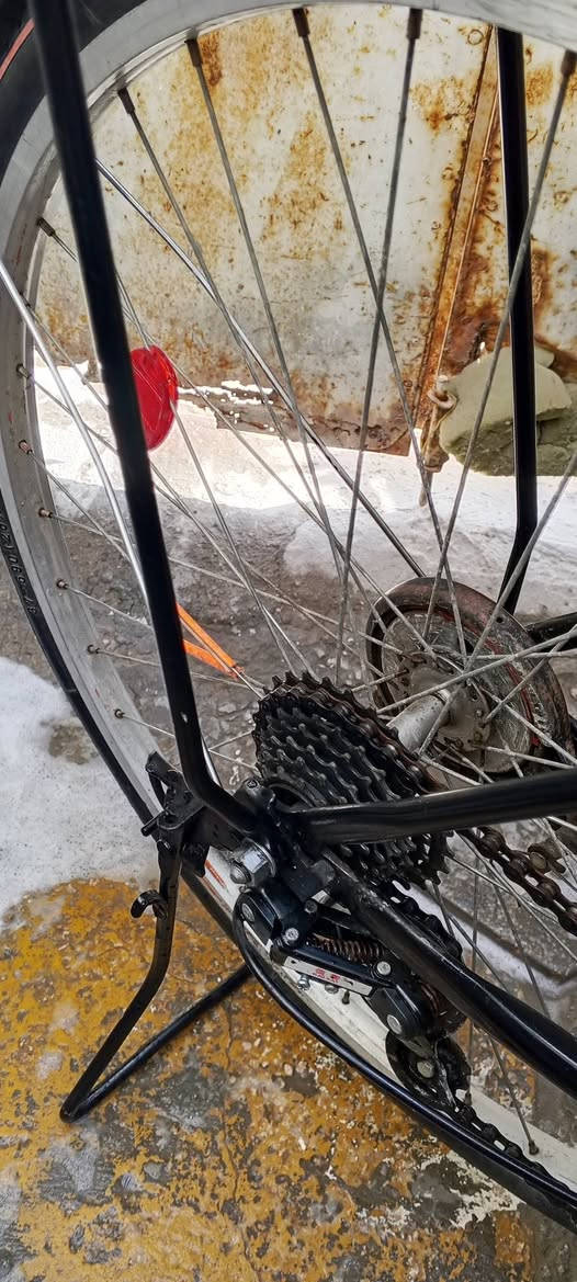 بيسكل بناتي ياباني موديل 2013 شوفت عينك بيسكل نضيف ولله ستوني مكينه شاده 7نمر عنوان نجف الشرف سعر 75 الف بي مجال بسيط رقم موبايل *********** النجف, العراق
