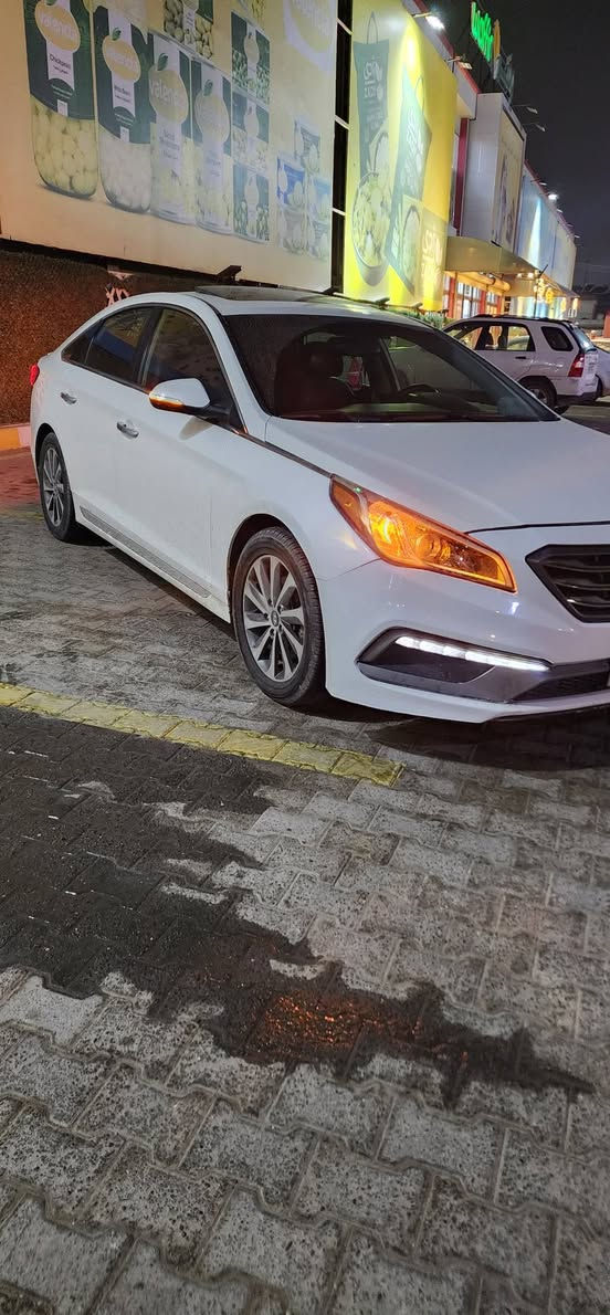 سلام عليكم للبيع بسعر مناسب جداً  سوناتا موديل 2017 سبورت كير/محرك/صدر/تايرات/كهربائيات/كلهن شرط سياره حلوه وجاهزه ومال جناي تبريد ثلج❄️ تدفئه🔥 سياره ماناقصها كلشي حيل حلوه جديده بمعنى الكلمه السياره  التحويل والغرامات…وكاله حاضر 
…ملاحضه السياره بيها صبغ 3 قطع اثري تشليع 
مكان السياره  النجف حي النداء السعر ١٢٧  وبيها مجال للأستفسار الا تصال ***********
