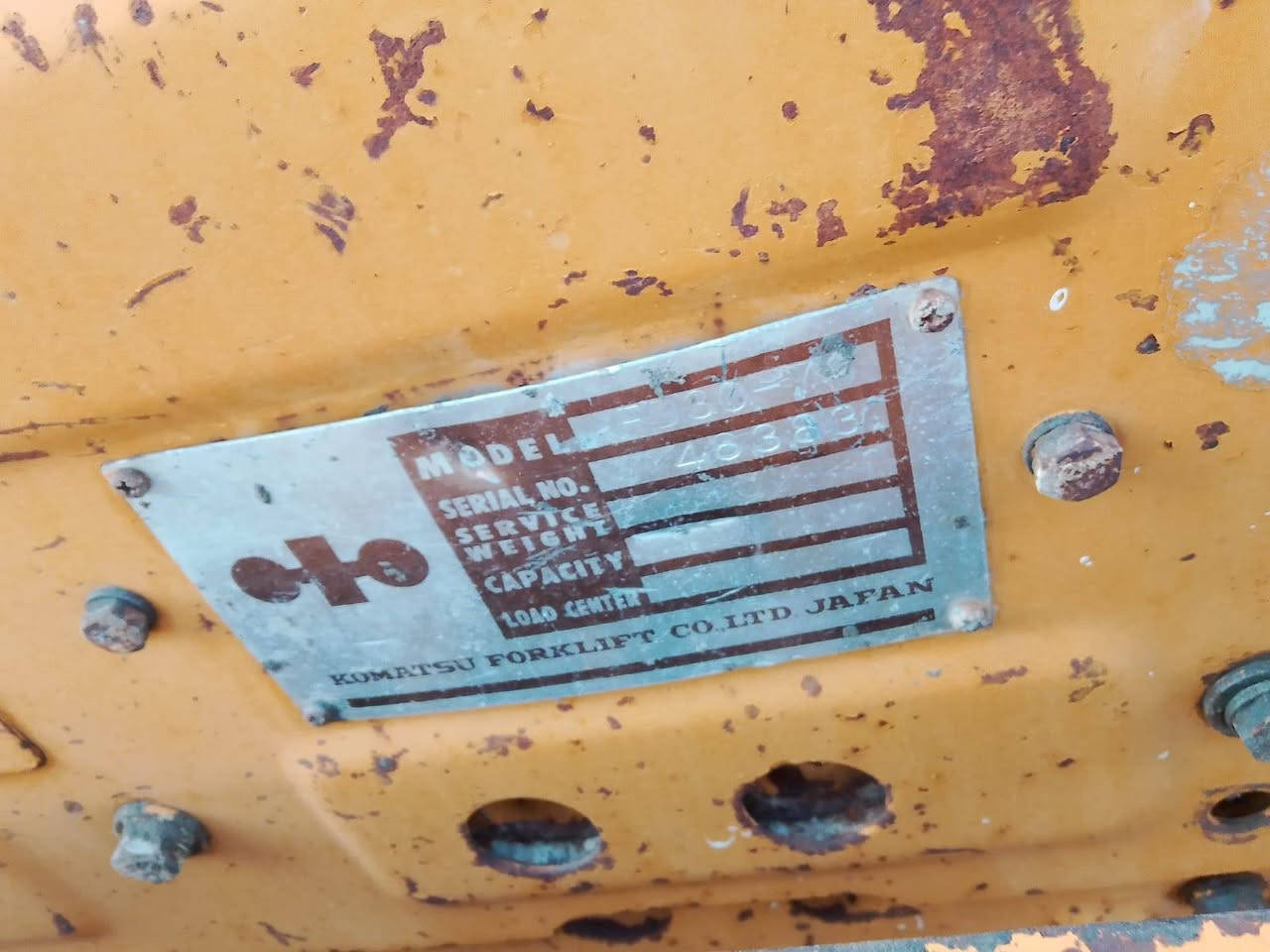 السلام عليكم شوكيه 3طن كوماتسو محرك جديد ازوزه جاهزه للعمل السعر 30ورقه جب عالي حركتين
***********
