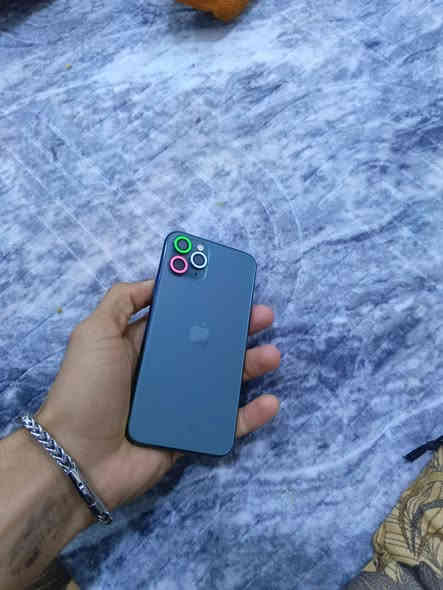 11 ابرو نضيف حيل 
ذاكره256
فقط بطاريه مبدل 100
شاشه شرط ابلادي مبدل 
فيس ايدي شغال
كامرات ٫صوت ٫ سيم 
كله مكفول 
سعر 225
***********
