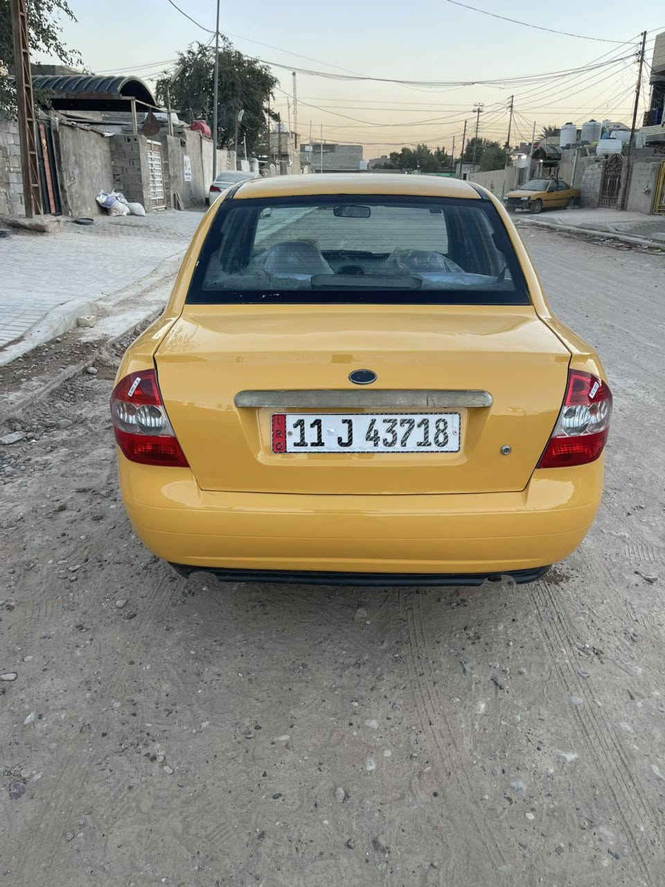 السلام عليكم طيبه 2015        رقم دولي مصفره هيئه وغرامات سنويه 2030 سياره كير ومكينه جدد لاصرف ولا بخار صدر تايرات تبريد كله جديد السياره بيها مكانات صبغ بدون اي حادث جاهزه من كلشي الف ماذب عليها مكانها بغداد السعر 36 وبيها مجال ***********
