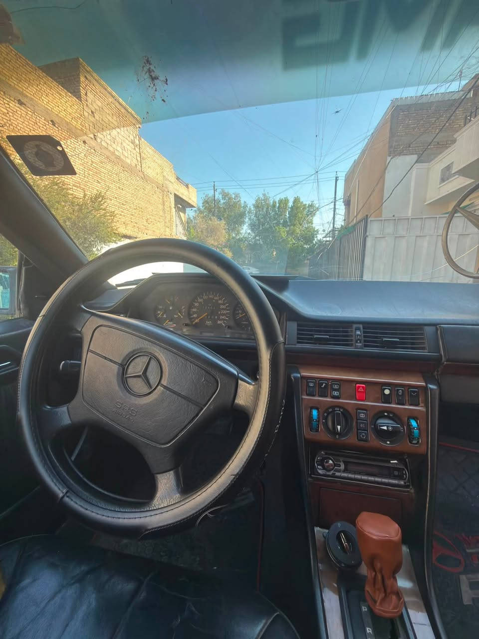 سلام عليكم مارسدس بيبي دب كوبيه تك باب موديل 1992 تبريد شغال كهربائيات شغاله ويل AMG دوسات AMG مكينه ام الخراطيم كيره d4 للبيع او مراوس مكاني بغداد البياع ***********
