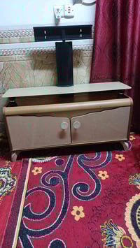 ميز بلازما للبيع للاستفسار الاتصال ٠٧٨٠٢٤٩٦٠٩٥