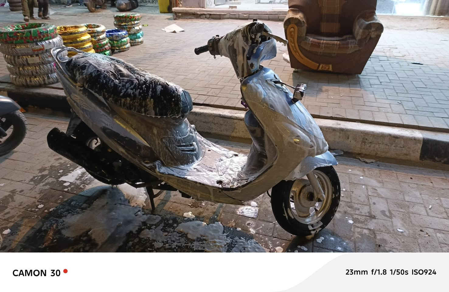 مرحبا ماكس قجمه كفاله كفاله ما مفتوحه بلاديه ختم واحد ويه لمكينه و كلهه شغاله دبل أمامي دبل خلفي سلف هندر لايت عالي ناصي اشاير هورن سكن صطاب كيجات شلعه معدل خير من الله والسعر مناسب ٧٥٠ وبيهه مجال قليل كلش بصره جمهوريه ***********
