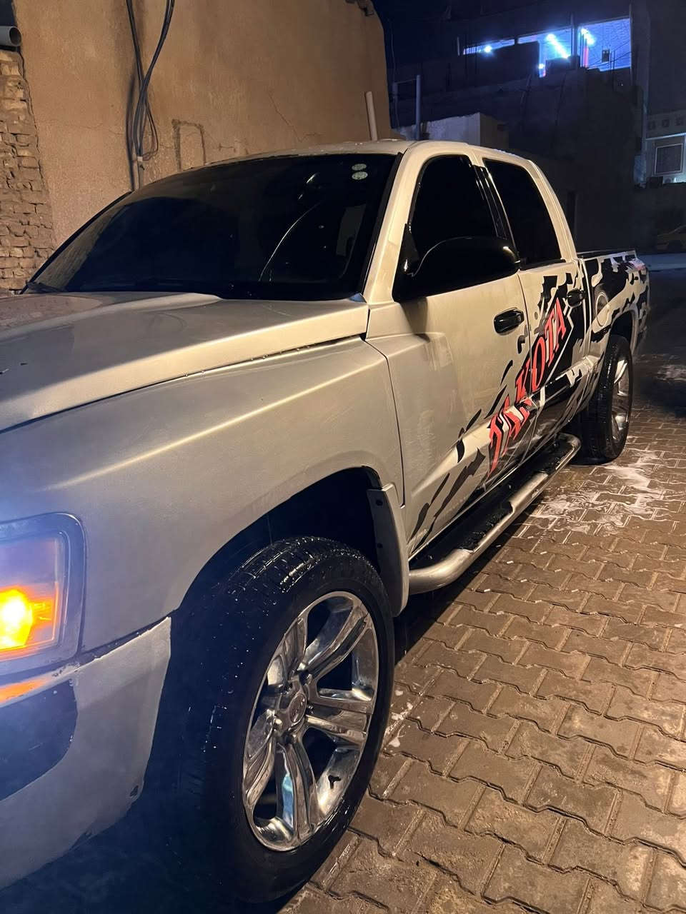 سلام وعليكم شباب رام كلاسك لبيع مديل 2008 لسياره اصولي بس راعيه مااندله لسيار مكينه جديده كير جديد حداديه اماميه وخلفيج جديده تخم تايره لسياره جاهزه ‏‪+964 776 348 8723
