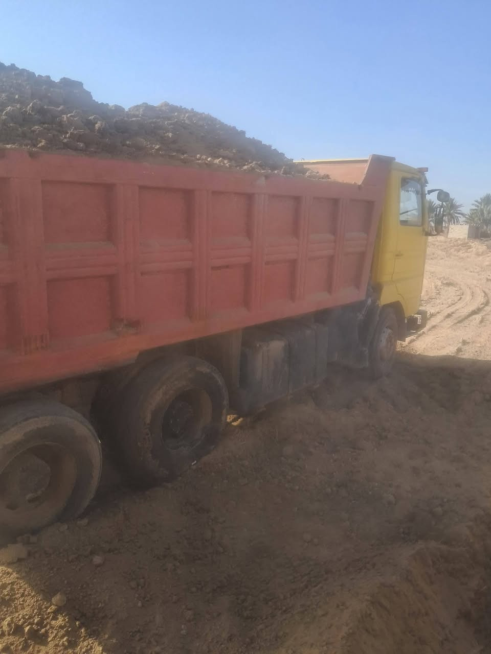 السلام عليكم يوجد تراب دفان درجه اولى +رمل حدائق داخل الشوملي وخارج الشوملي الاتصال على الرقم التالي.

*********** سيد محمد
