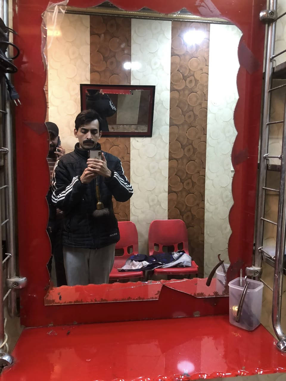 سلام عليكم غراض حلاقة نضيفات  الجمات الحمر عداد٢ والجمات سود الم الضوية عداد ٢ ابيعهن   والحقاتهن  ابيع شلع


**إذا كنت صاحب هذا الإعلان وتريد حذفه لأي سبب، رجاءا أرسل رسالة إلى الدعم الفني**