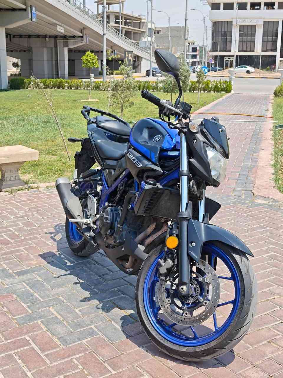 دراجة ياماها MT 03
موديل حديث 2020
 ياباني اصلي
الدراجة حجم 321 
مكينة 500cc
بدون رقم بدون اوراق دخول جديد
السعر 28 ورقة وبي مجال
الدراجة موجودة بالموصل الايسر
الشراي يتصل على الرقم ***********
