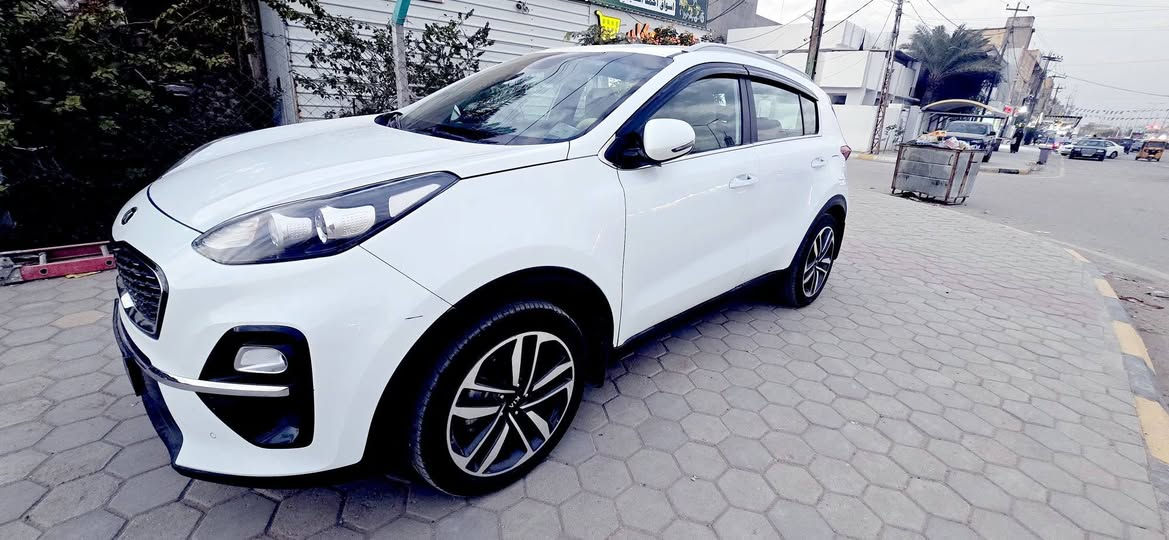 كيا سبورتج 2019 خليجي  السياره جديده معنى الكلمه 
 رقم واسط  
ماشيه 59 الف كيلو حقيقي ع الفحص

سعر ١٩٢ بيه مجال 
المواصفات...
لد نهاري
مري شفط
داخل حمصي
سماعات JPL
تحكمات ستيرن فول
سايد بريك رجل
لايت ضباب
لايت متحرك
لايتات اوتو
ماسحات اوتو
مكينه 2000 دوش ناعمه
تبريد قطعتين ثلج 
حساس خلفي وامامي
ثلاث انظمه قياده 
وباقي المواصفات المعروفه
 سياره مكينه وكير فول مكفول 
باتري جديد 
تخم تاير جديد 
دهن لكي مولي 

بيه بارد قليل بالجاملغ الخلفي جهه الصدر خفيف كلش 
وباب السايق صبغ نفس الباب مصبوغه شغل مرتب وكاله 

 مكان السياره واسط ..قضاء الحي
***********
