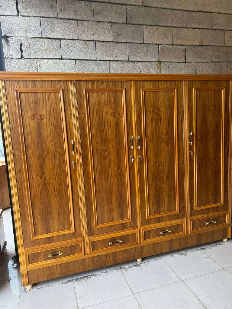 قنصور 4 ثكيل توصي جديد ما مستعمل ضهر جنبر مكاني حي الصديق للأستفسار 
*********** موصل, نينوى
