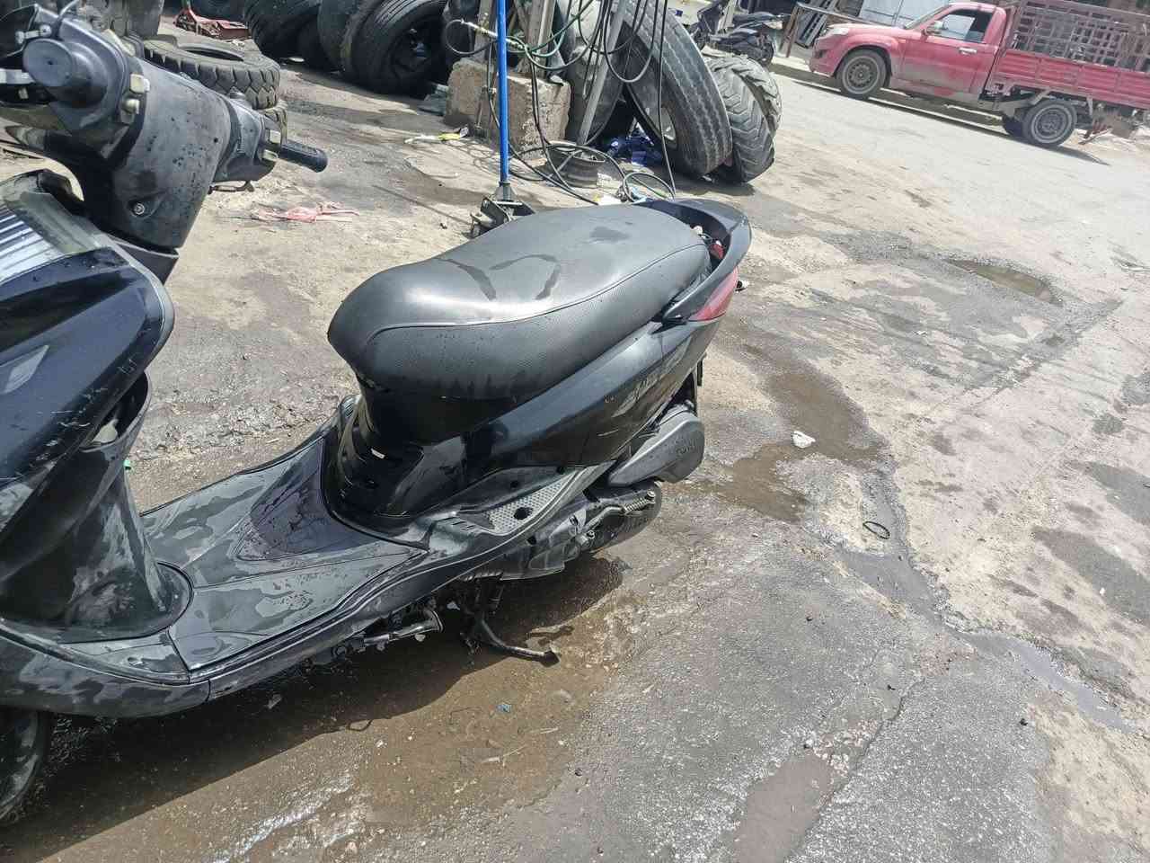 السلام عليكم
دراجه بريز اللبيع 
دراجه نضيفه 
مكينه نضيفه 
مكاني الامين الثانيه السعر 650
وبيه مجال حك الجيه 
***********
