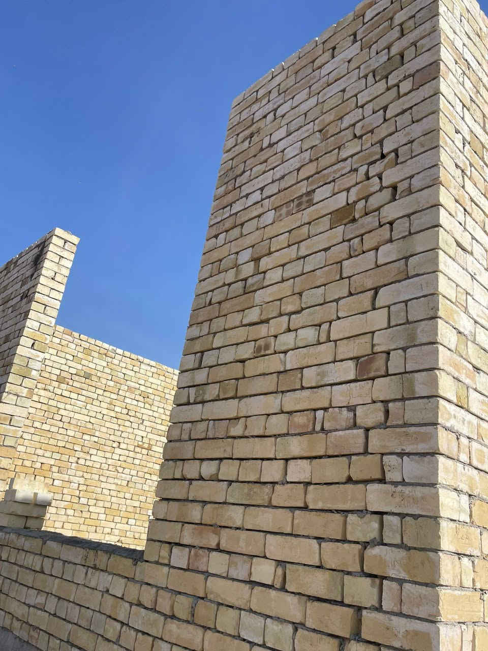 السلام عليكم
خلفات بناء2 متفرغين حاليا 
 شغل درجه اولى اي مكان في بغداد اشتغل على الدبل اوقطعي كادري كامل اني وعمالي وسكلتي وسيارتي يعني ما انتعب ابو البيت اهم شي عدنة رضة الله ثم رضة الزبون  سعار مناسبه*********** متواجد وتساب خلفات بناء2
