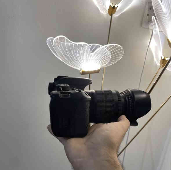 گانوون 700 D فوووول مواصفات

الملحقات 
نك مايك
شاحنه
بطاريه
عدسة (55.18) أوتو
شاشه لمس
شاشه قلابه
بلوتوث
جنطه ( درع ضد الكسر)

الكامرا نظافة 100% استخدام شخصي وبسيط 
المكان بغداد المنصور للاستسفار اكثر التواصل عبر الخاص او ع الرقم ***********
