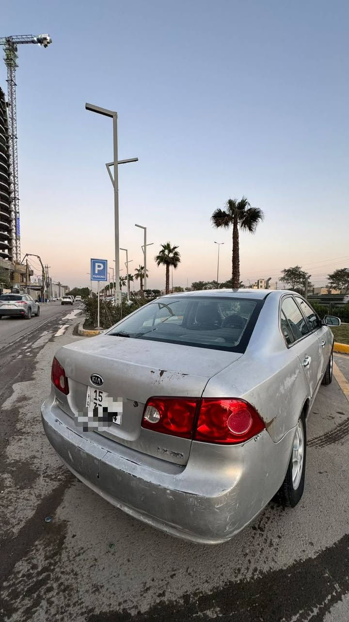 السلام عليكم متاح للبيع
سيارة كيا اوبتمة مديل 2007 محرك 4 سلندر رقم انكليزي جديد بأسمي تتحول بأي مرور 
كير مكينة نظيفات تبريد ثلج بعز الصيف جام 4 كهرباء سنتر لوك قفل مركزي 5 ويل كب تخم تاير جديد قبل فترة شادة 
بطارية جديدة سيارة نشطة واقتصادية جداً 
جامة امامية جديدة كهربائيات كلها شغالة ومملعوب بيها داخل جدآ نظيف 
السيارة بلادية وجاردة بحاجة إلى إعادة صبغ احزام والصور توضح ذلك 
مكاني بغداد الغزالية والسعر 66 
ه‍ ***********
