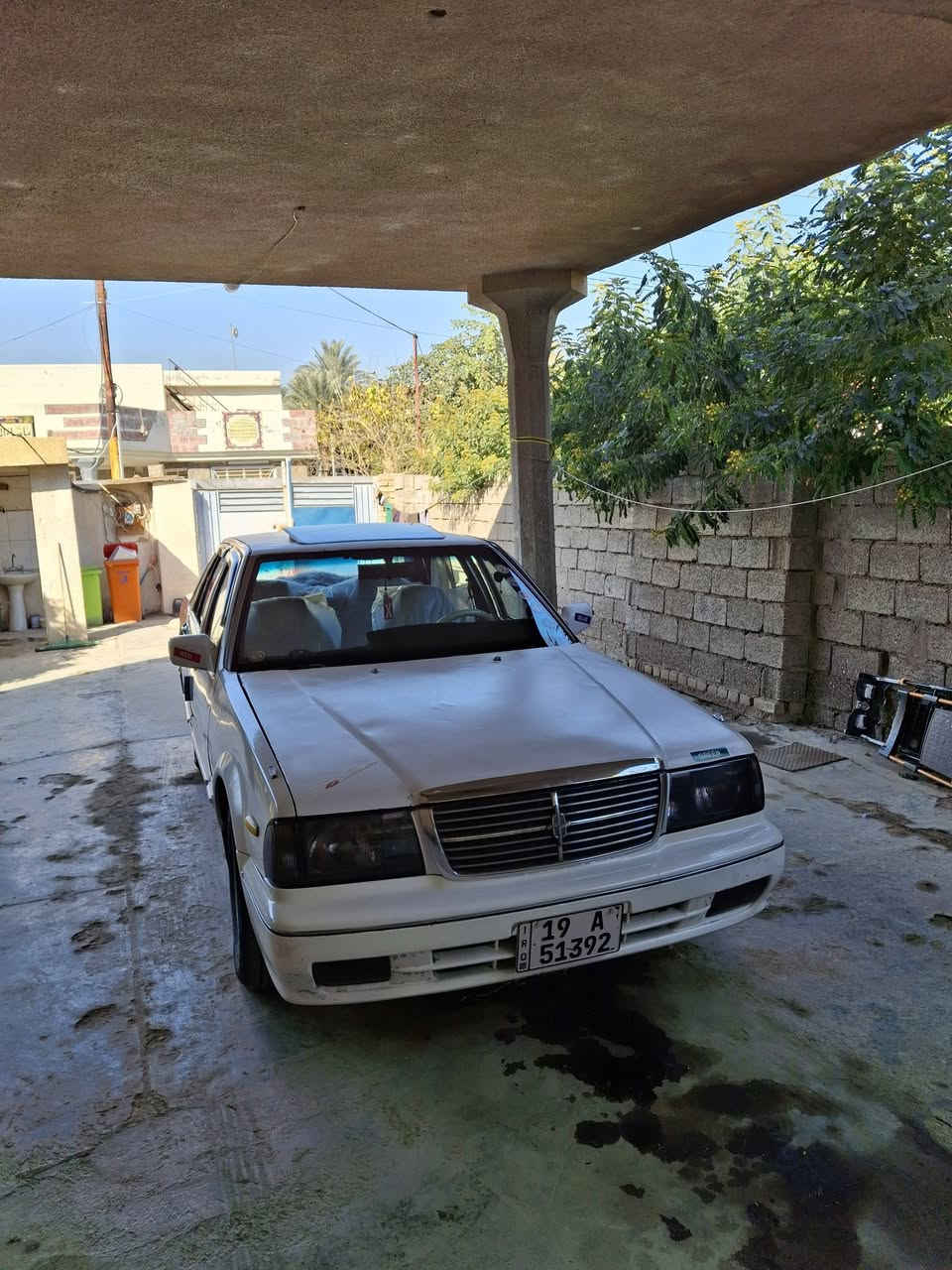 سلام عليكم
نيسان سترك موديل ١٩٩١
باسمي هزه جديده 
سياره كاعده حلوه مثل ماموضح بصور 
تخم تاير جديد 
باتري جديد 
كهربائيات كلها شغاله 
غرفتها حلوه 
تدفئه شغال  تبريد شغال عوزه بس كلج 
ترايك وين ماتريد 
مكان سياره بغداد المدائن 
رقم *********** بي واتساب
