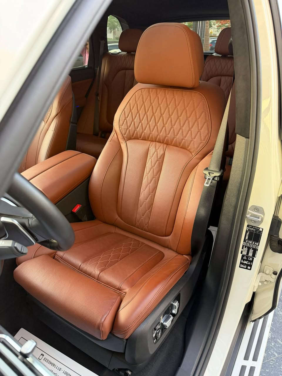 🔥 BMW X5 xDrive40i 2025 🔥

✅ 3.0L TwinPower Turbo I6 Engine
✅ xDrive All-Wheel Drive
✅ Only 9,000 KM
✅ Like Brand New – Mint Condition

Drive luxury, performance, and comfort in one SUV.

💥 Special Price – Limited Opportunity!

📩 Contact us now for more details or to schedule a viewing 📞 01022555464


**إذا كنت صاحب هذا الإعلان وتريد حذفه لأي سبب، رجاءا أرسل رسالة إلى الدعم الفني**