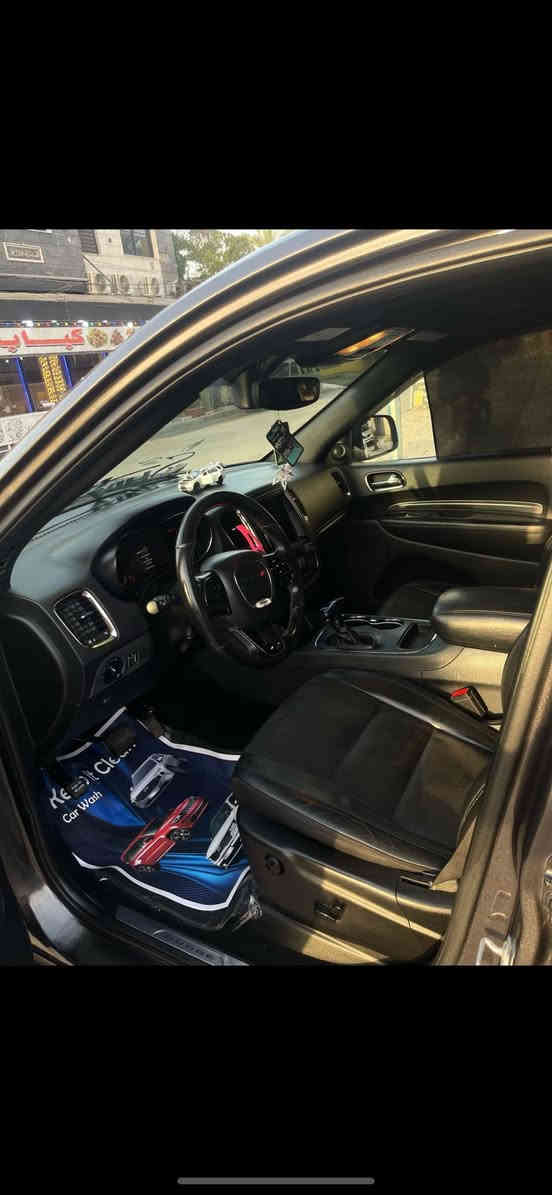 سلام عليكم. دوج دورنكو   موديل 2019 أمريكي.   محرك 5700 RT. موصفاتهه. معروفه مايحتاج اذكرها     سياره جديده بسمي  رقم بغداد     سياره جديده. مال جناي  حادثها  جاملغ. خلفي    صبغ قطعتين  فقط. باقي. كفاله عامه من كلشي   سعر267 وبيها مجال للشراي   مكاني ديالى  بعقوبه.    ستفسار عله رقم ‭٠٧٧٣ ٩٤٣ ٩٤٥٩‬
