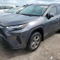 للبيع .. تويوتا راف فور وارد امريكي موديل 2024 رقم بغداد باسمي مواصفات...