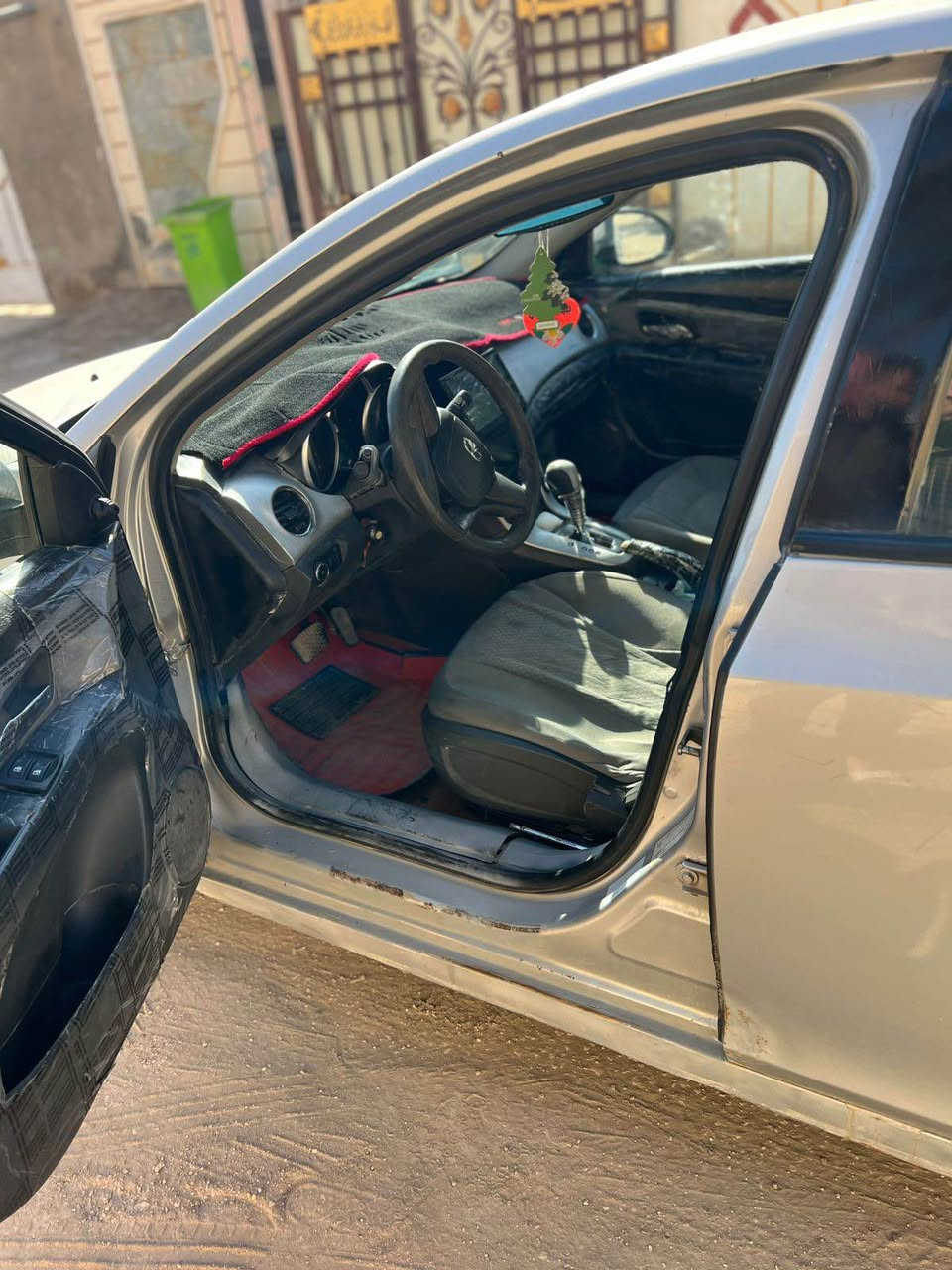 دايو لاستي سياره نظيفه كلشي مابيه محور مكينه كورله فقط بيه جاملغ مبدل مامصبوغ سياره اقتصاديه محوك 160000
داخله محدث من صوت سماعات وساشه لمس 44 سعره رقم المبايل *********** مكانه بابل Singapore
