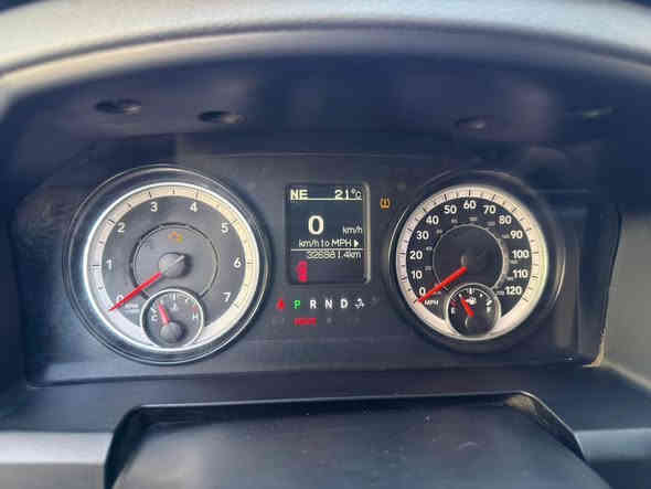 *سلام عليكم*
 *دوج رام كلاسيك 2017 باب قصير بدي طويل مثبت سرعة جامة خلفية كهربائية كشن السايق كهربائي ماشية 300 الف مكينة جديدة 6 سلندر قبل اسبوع شادينه السيارة داخلة تقرير   رايده ب173 وبيه مجال للطيبين**
مكلف بالنشر  للاستفسار الاتصال على الرقم * ************
