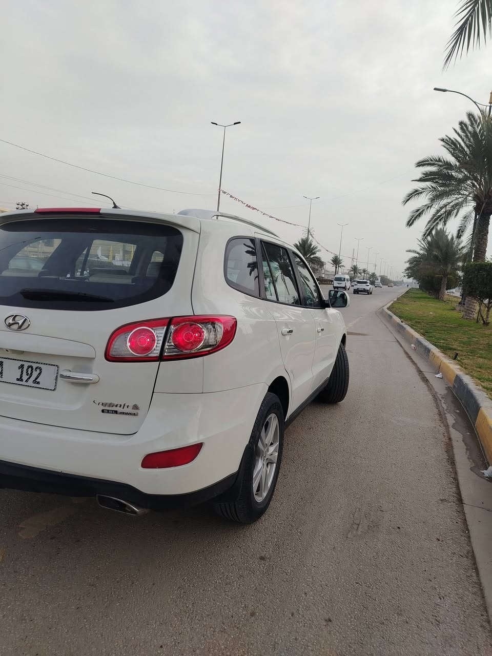 السلام عليكم
السعر 190 
هونداي سنتافي خليجي 2011 
كفاله حته من البارد
سياره جديدة 
رقم بابل رقم مميز بسمي 
مواصفات سياره 
7راكب 
3قطع تبريد 
حجم المكينه 3500
كامرة 
تحكم ستيرن جهتين 
فتحه سقف 
فورويل 
سيارة بسمي رقم دولي جديد 

عنواني كربلاء الحسينيه الوند
الاستفسار اتصل. ***********
