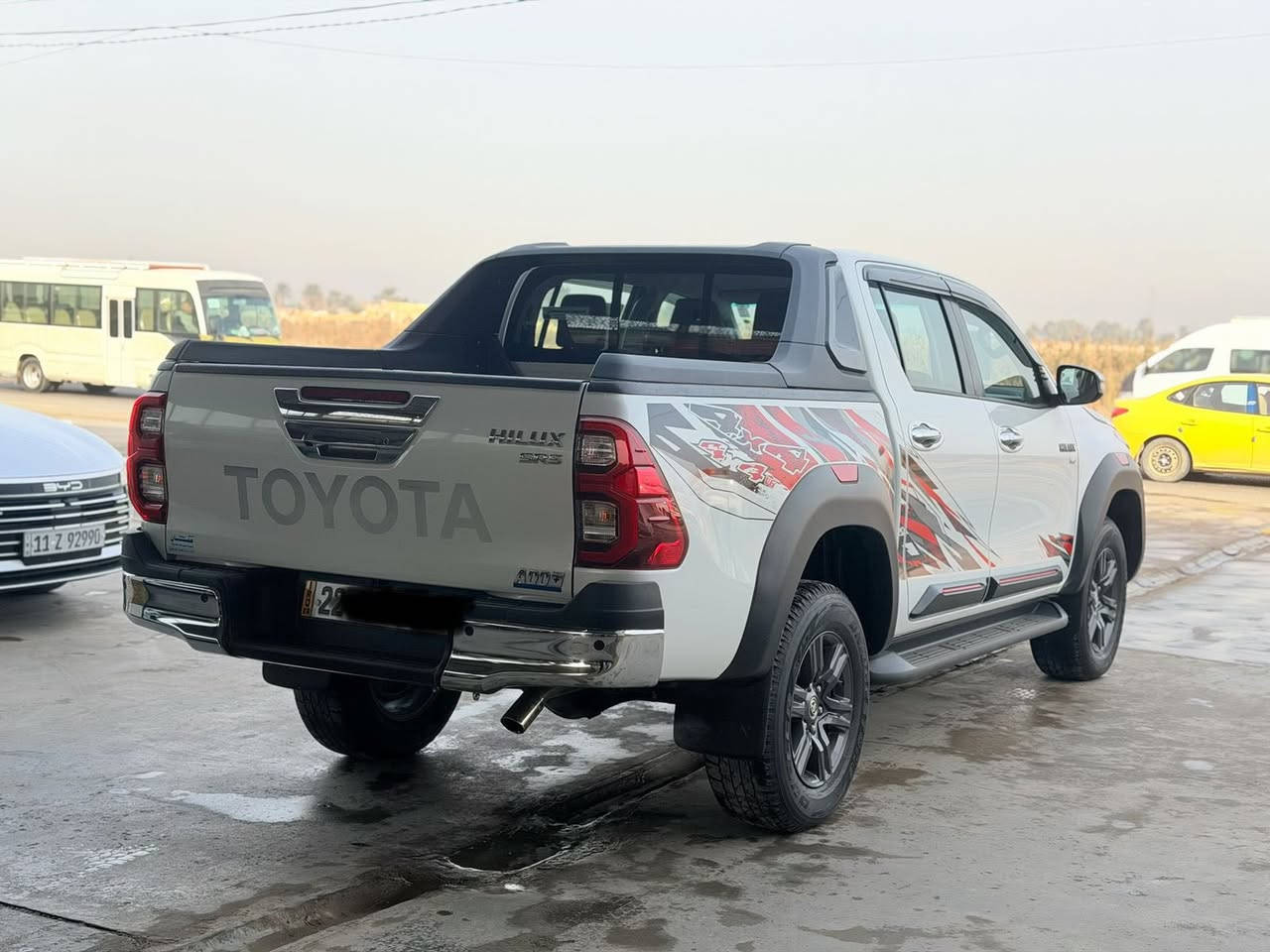 السلام عليكم
للبيع او المراوس حسب القناعة

تويوتا هايلوكس 2025

فول مواصفات 

6 سلندر 

ساز اصلي 

شاحن 🔌 

مري شفط 

ماشية 28 

السعر 395 

للاستفسار ***********
