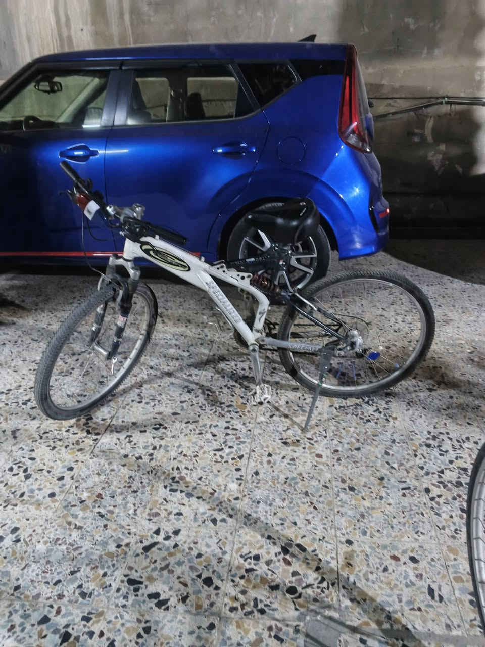 سلام عليكم بايسكل ياباني جديد ما بي نقص كله شغال السعر 100 الف


**إذا كنت صاحب هذا الإعلان وتريد حذفه لأي سبب، رجاءا أرسل رسالة إلى الدعم الفني**