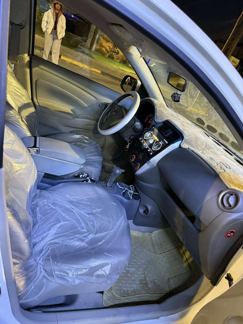 نيسان سني مديل 2024كفاله من البارد والصبغ فقط كارت شبرين بين البيبان ماشيه 42الف شباك جديد بسم شركه تحويل او وكاله السعر 120وبيه مجال قليل الشراي رقم الهاتف مكاني بصره حي جامعه***********
