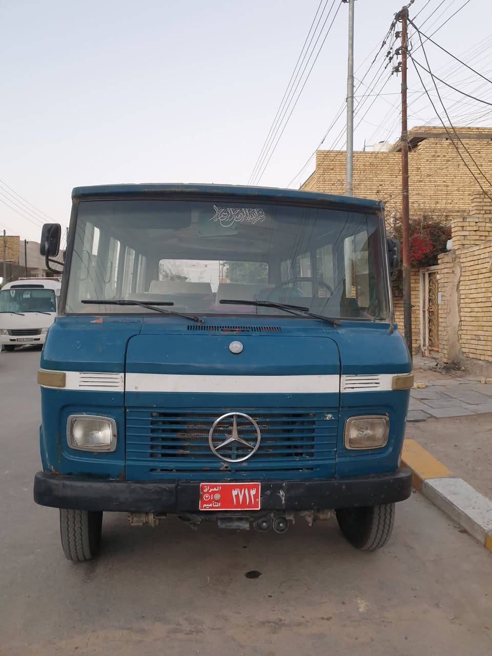 السلام عليكم
سياره للبيع 
مجموعه اخرس جاهزه 
   مكينه على سحك 
اتصل على رقم الهاتف 
***********
