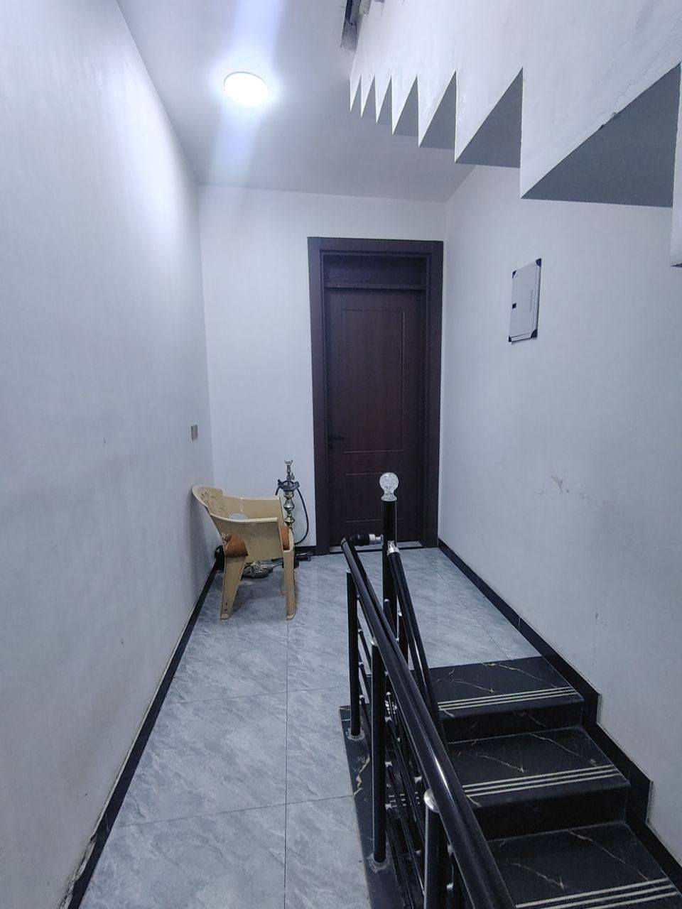 دار_للبيع مساحه 100 متر واجهه 6 وربع ونزال 16 طابو زراعي سند 25 قرار محكمه البيت طابقين الطابق الاول يحتوي على استقبال وصاله ومطبخ وصحيات ثنين الطابق الثاني يحتوي على 3 غرف نوم وصحيات ثنين
بناء 2025

السعر  : 140 وقابل للتفاوض 

الموقع البعيثة العدل الثاني شارع الزهور خامس فرع من شارع العام

للاتصال : ***********
***********
