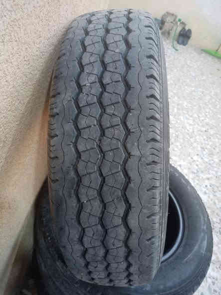 السلام عليكم تايرات فتون للبيع تخم كامل نظيفات سعر ١٠٠ العنوان بغداد حي الكوفه قريب عل كسر وعطش *********** اتريد اتصل غير متواجد عل فيس
