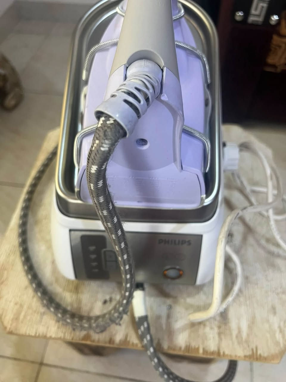 مكواة نوع فيلبس الأصلي  ماركة غنية عن التعريف.
GC8320 (Steam Generator Iron)، :نوع 

* ضغط بخار 5.0 بار
* دفعة بخار 150 غرام
* بخار مستمر حوالي 110 غرام/دقيق
السعر 125  ألف


**إذا كنت صاحب هذا الإعلان وتريد حذفه لأي سبب، رجاءا أرسل رسالة إلى الدعم الفني**