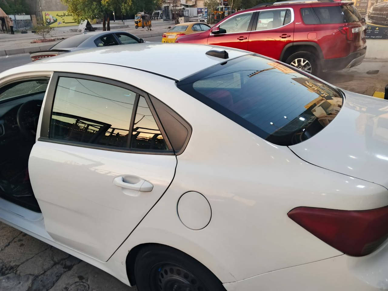 كية ريو موديل ٢٠١٩ وارد امريكي حادثهة جاملغ خلفي وقبغ جنطة رقم بغداد دولي جديد سنوية جديدة بسمي هزة جديدة 

السعر ٩٣ بيهة مجال ***********

محرك 1600 لا تبخير ولاتنقيص 
كير اوتماتيك مكفول 
تبريد شغال 

تحكم جهتين فول نضام ايكو 

داخلهة لونين 
اخوان مكلف بلنشر لحد يدخلي خاص سيارة الولد صديقي
