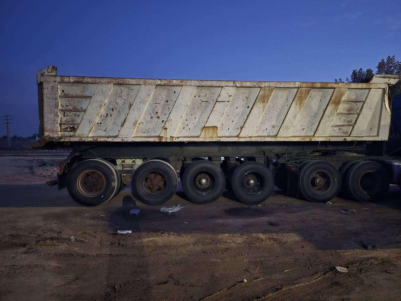 سلام عليكم  عربانه ماموت 2007 /4محاور تخت تاير  مجموعه جديده السعر خاص الرقم ***********
